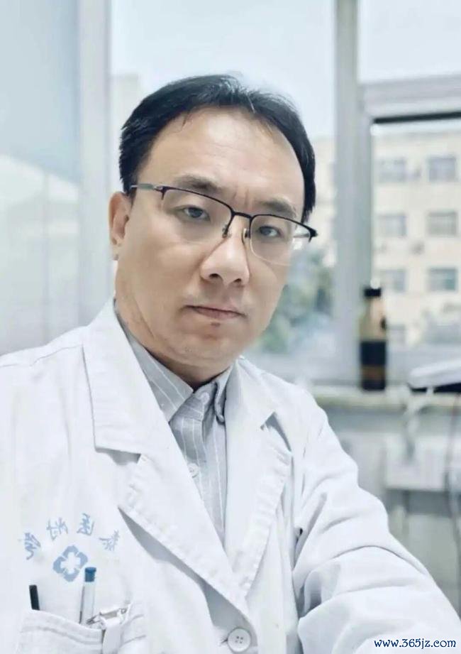 “几天前刚给我姆妈作念完手术”，大夫李明一忽儿离世，年仅48岁
