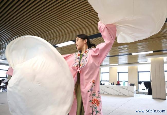 “主角”是怎样真金不怕火成的——“一场戏”的台前幕后