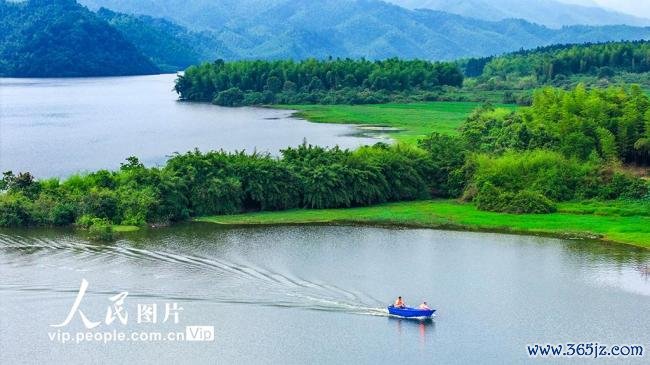 江西樟树：看护一泓碧水